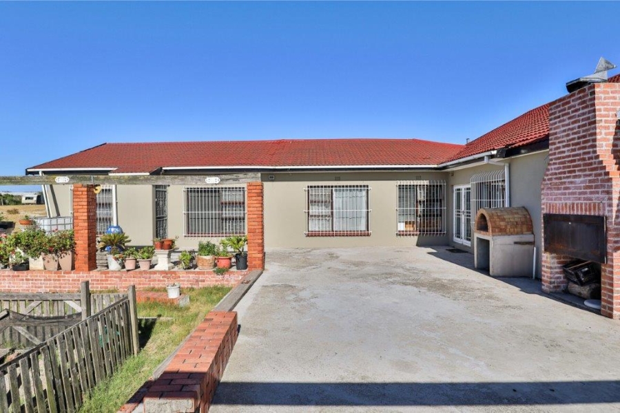 9 Bedroom Property for Sale in Schaap Kraal Western Cape